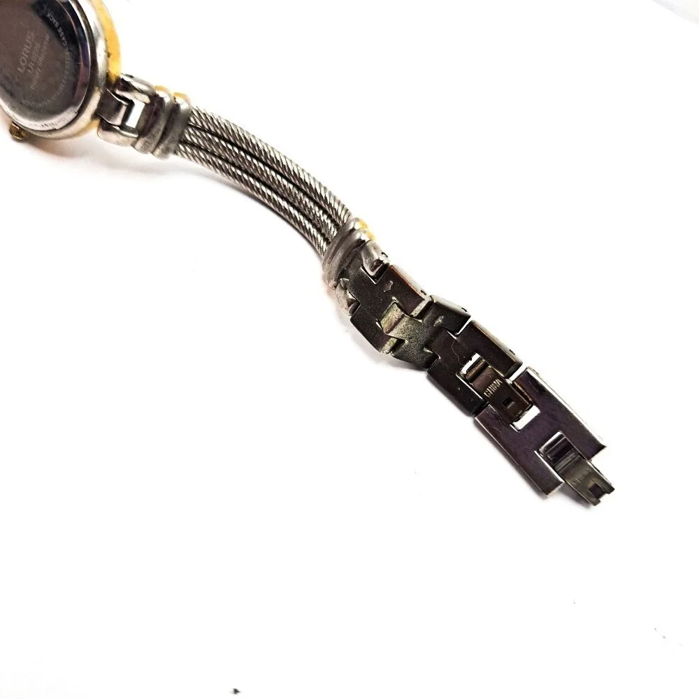 Vintage Lorus Ladies Watch Silver‎ Tone Band Round Face Elegant Dress Wristwatch